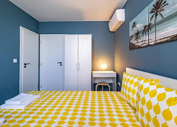 Linda Cosy Getaway *